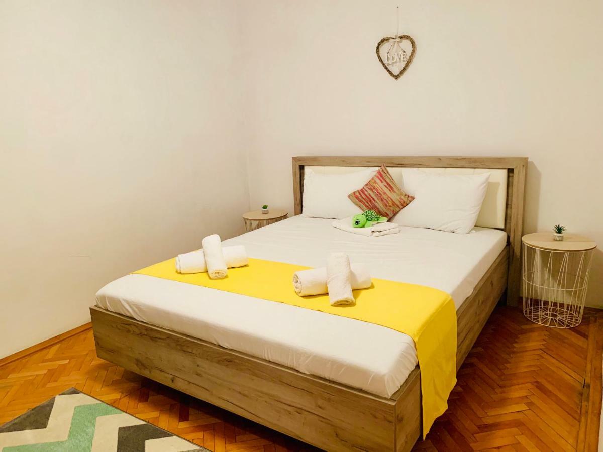 Ultracentral Apartment With All You Need: Wifi, Tv, Ac, Washer, Coffe Timisoara Exterior photo